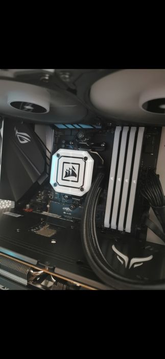 Corsair Vengeance RGB RT 32GB (4х8) 3600Mhz CL16 DDR4 с БГ гаранция!