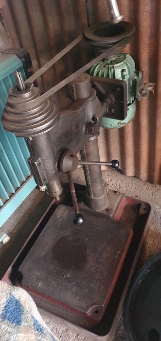 Сверлильный станок сотилади холати зур айби йук 380 да ишлиди луфт йук