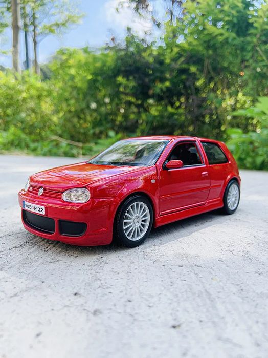 Maisto sp edition кола vw volkswagen golf r32 два цвята