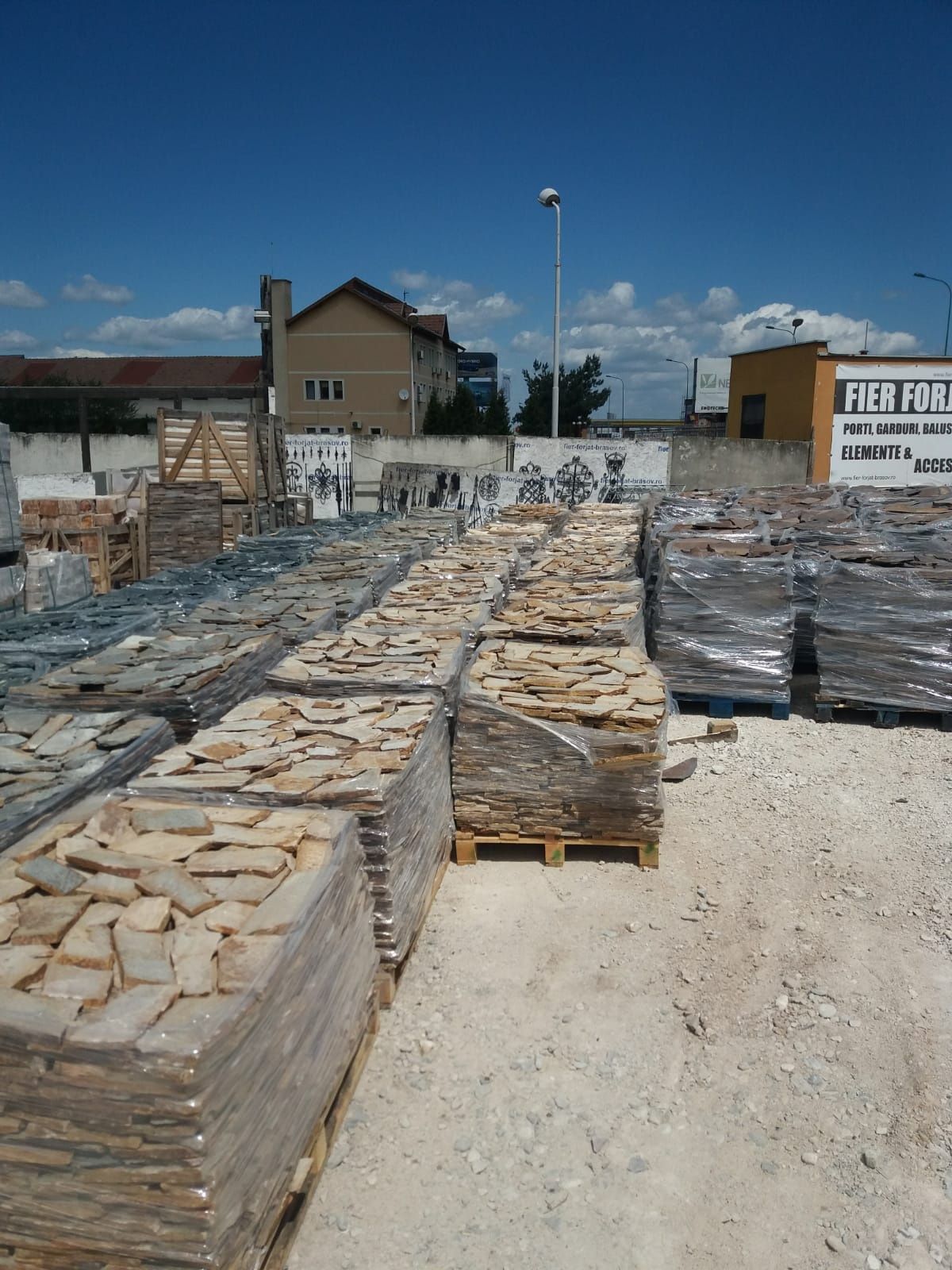Pavaj de munte  ofer transport și montaj în toată tara