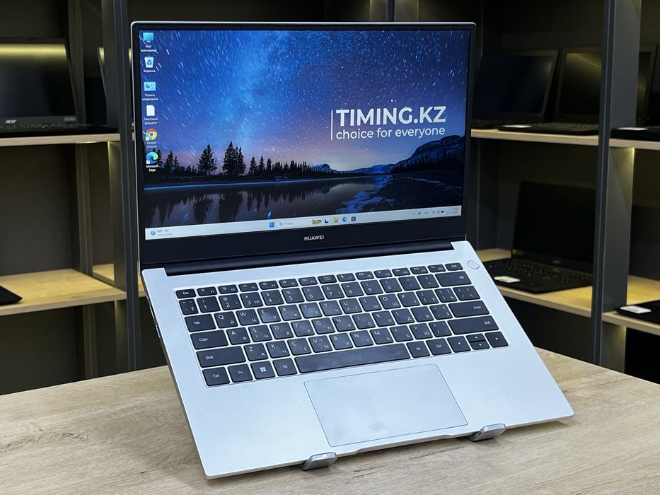 Легкий ноутбук Huawei MateBook D14 - Core i3-1115G4/8GB/SSD 256GB/UHD