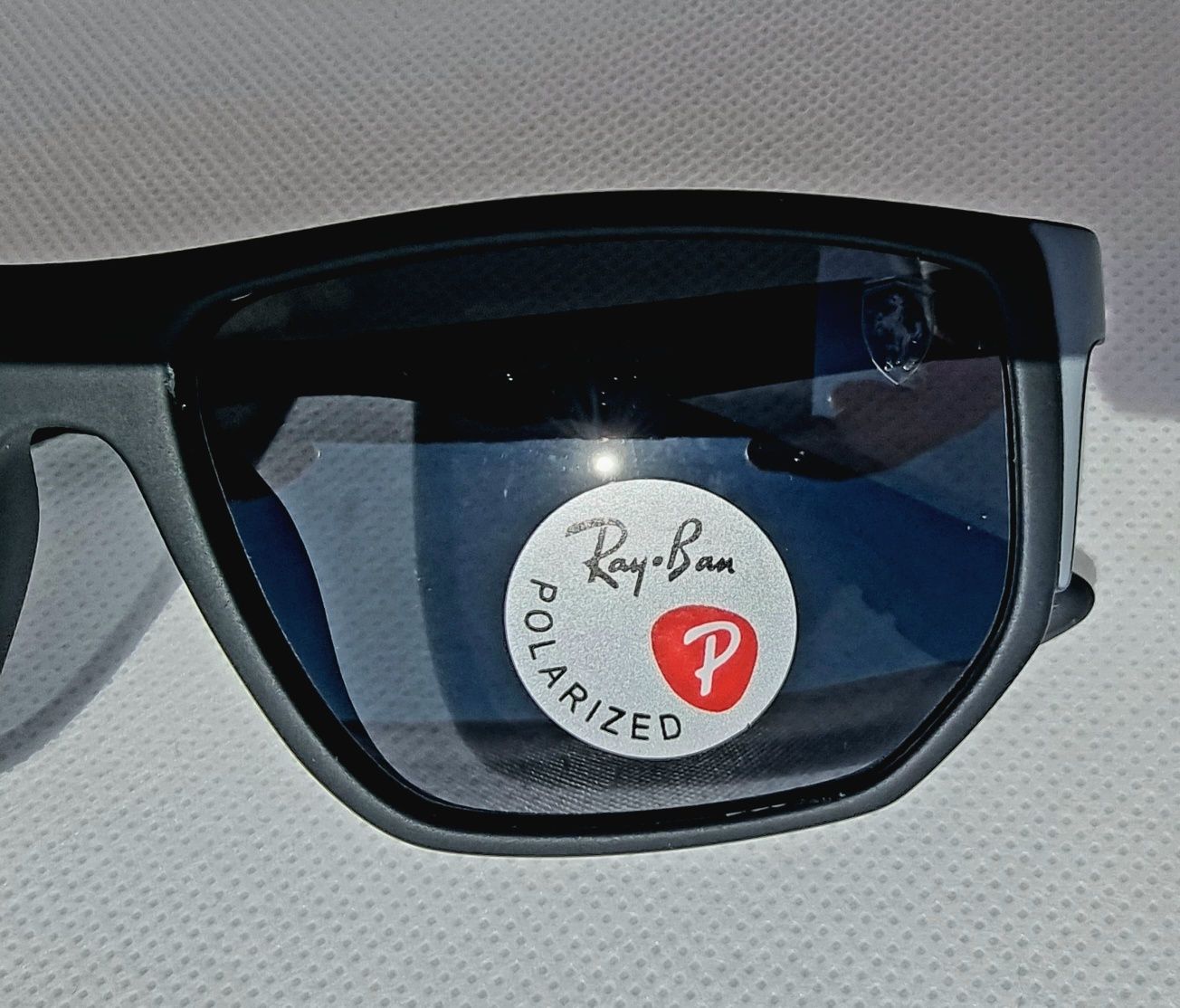 Ochelari de soare RayBan RB8371 Ferrari Edition