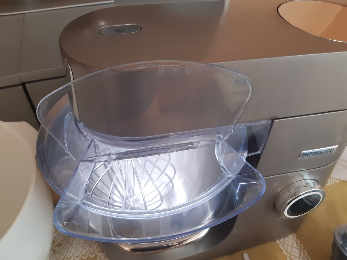 KENWOOD Chef XL 1700W 6.7L Кухненски робот