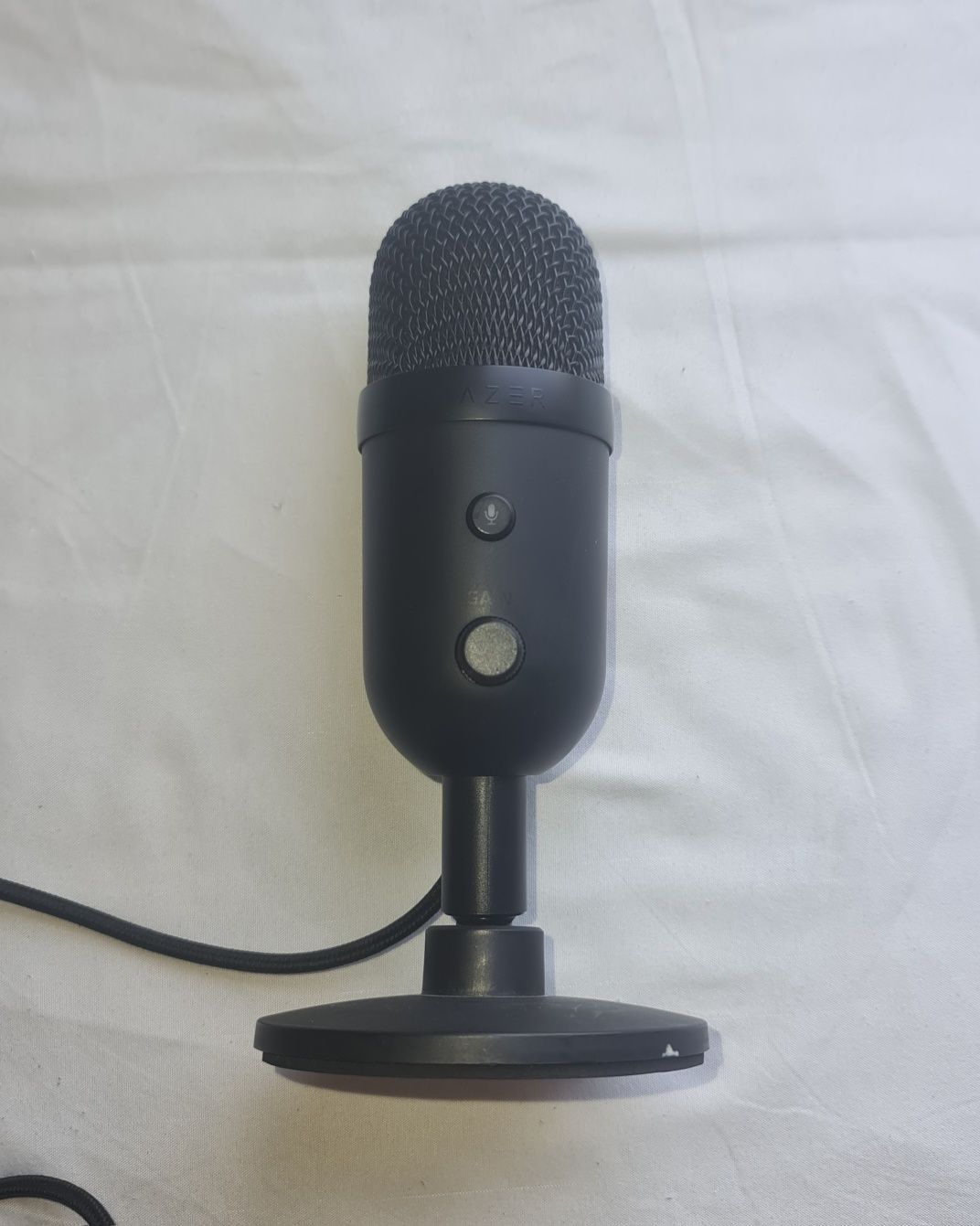 Срочно!! Микрофон Razer Seiren V2 X.