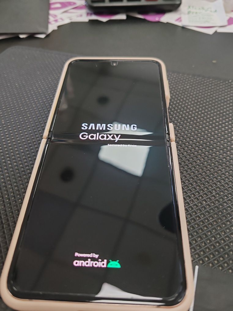 Samsung Z Flip 4 rose gold 256gb Бижу!!!