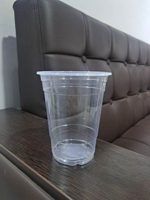 одноразовый стакан