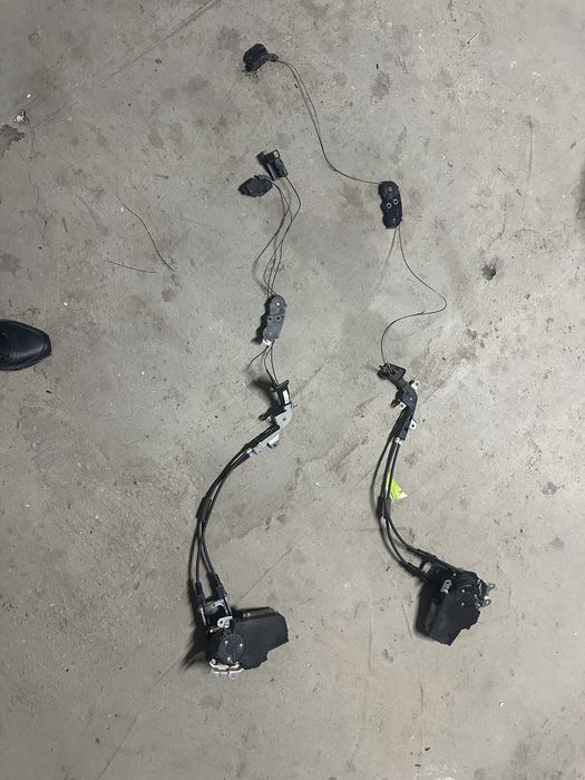 Toyota Sienna 30 кузов Трос. Электро привод двери.