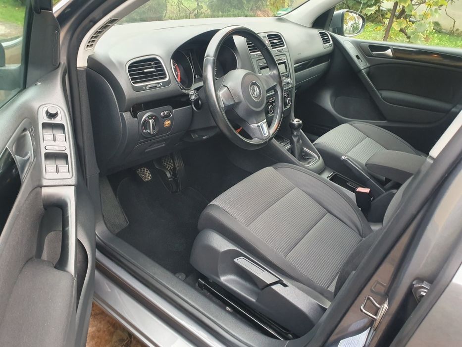 Golf 6 1.6 MPI 102 CP EURO 5 Dublu climatronic incalzire in scaune pil