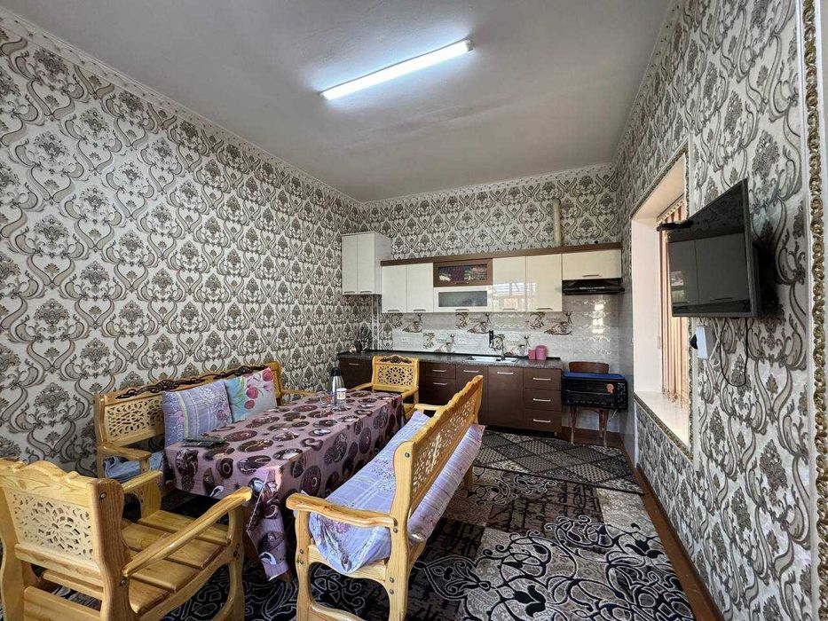 5 so’tiqli tayyor hovli sotiladi. Gaz, svet, suvdan muammosi yoq.