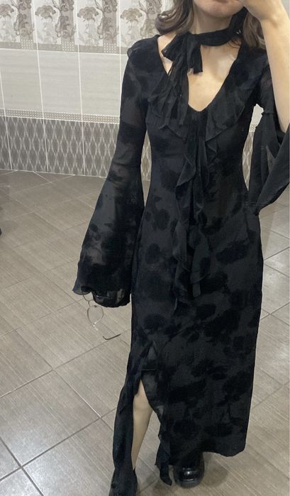 продам вечернее платье с разрезом