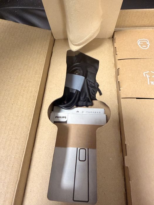 Trimmer philips all in one 14in1 fata par corp nou seria 7000 mg7930