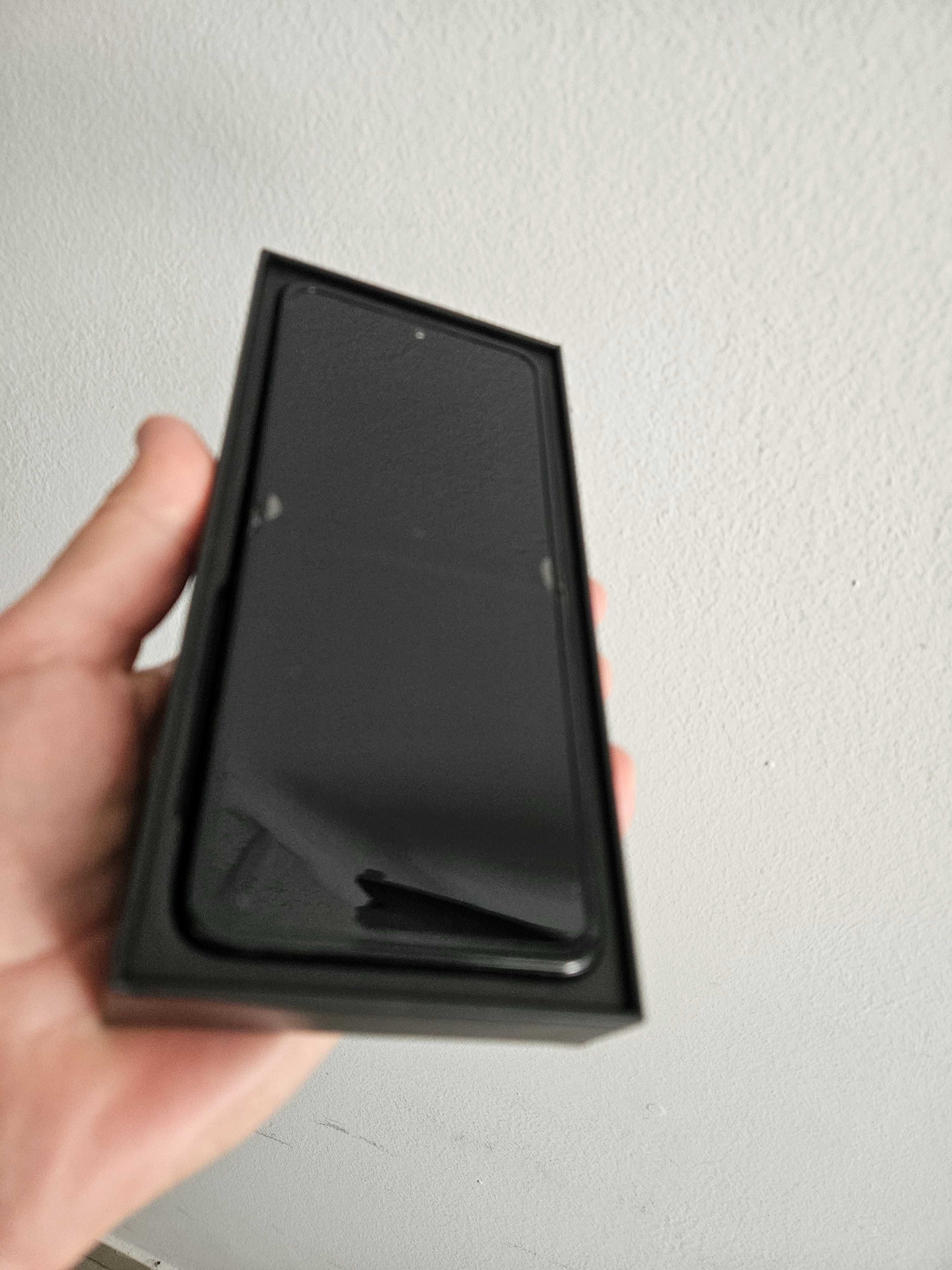 Samsung Galaxy Z flip 3 128Gb impecabil la cutie.