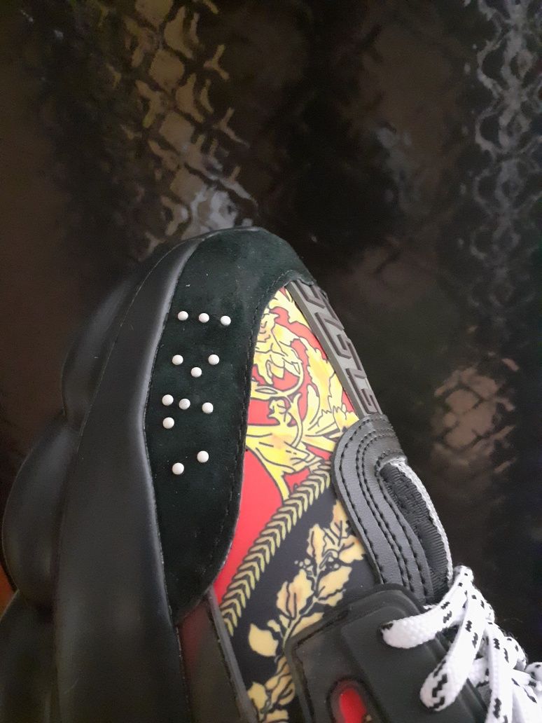 Versace chain reaction print