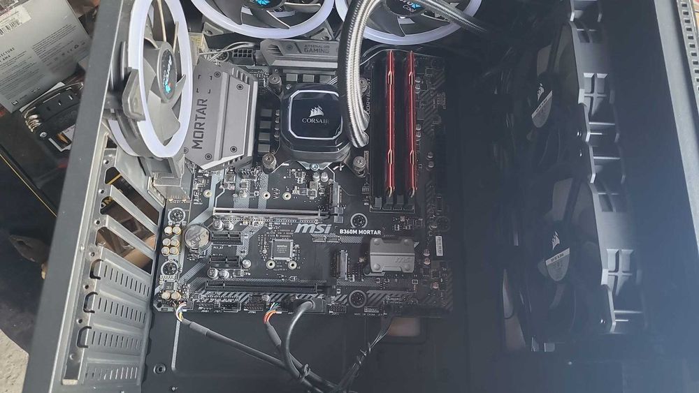 Unitate Gaming i7-9700K, 16GB RAM, RX 5700 de  8GB, SSD NVMe