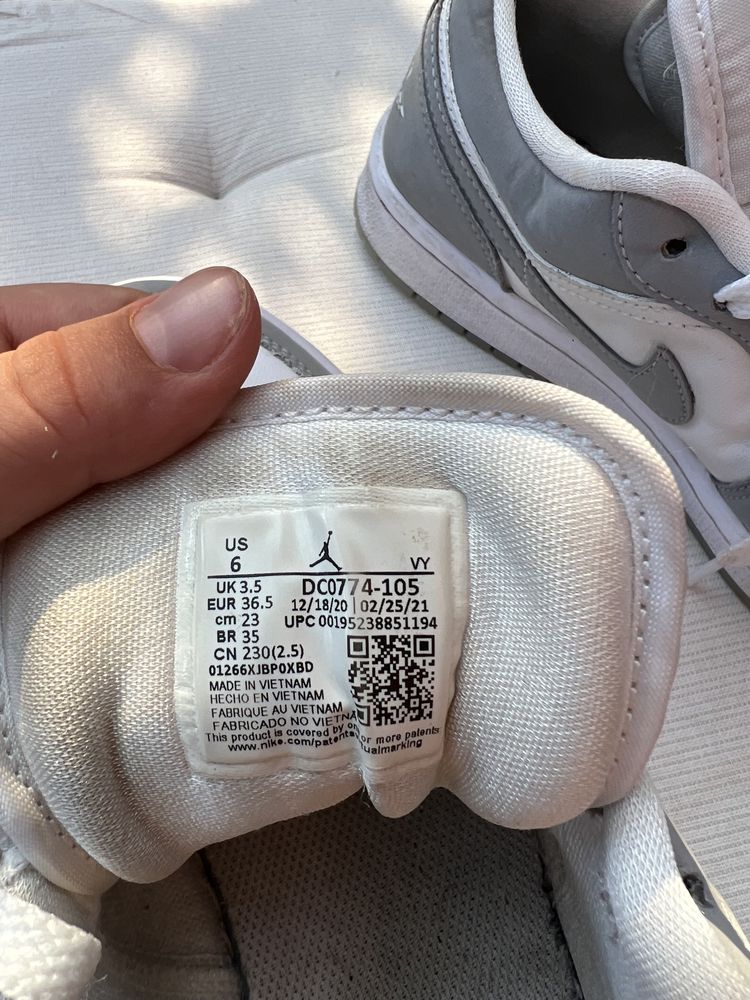 Air Jordan 1 Low Wolf Gray 37.5