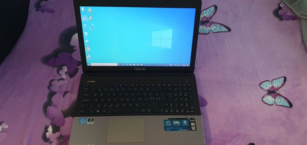 Vând laptop ASUS