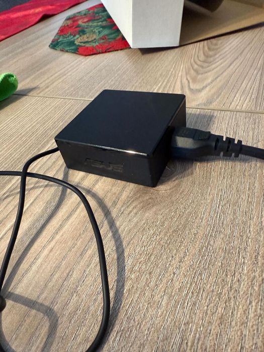 ASUS, AIO Computer, безжична мишка и клавиатура