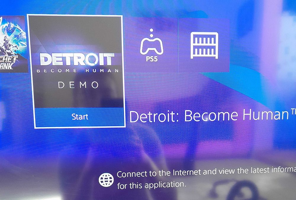 Play Station 4 Slim 1 TB / PS4 Slim + два джойстика + игри