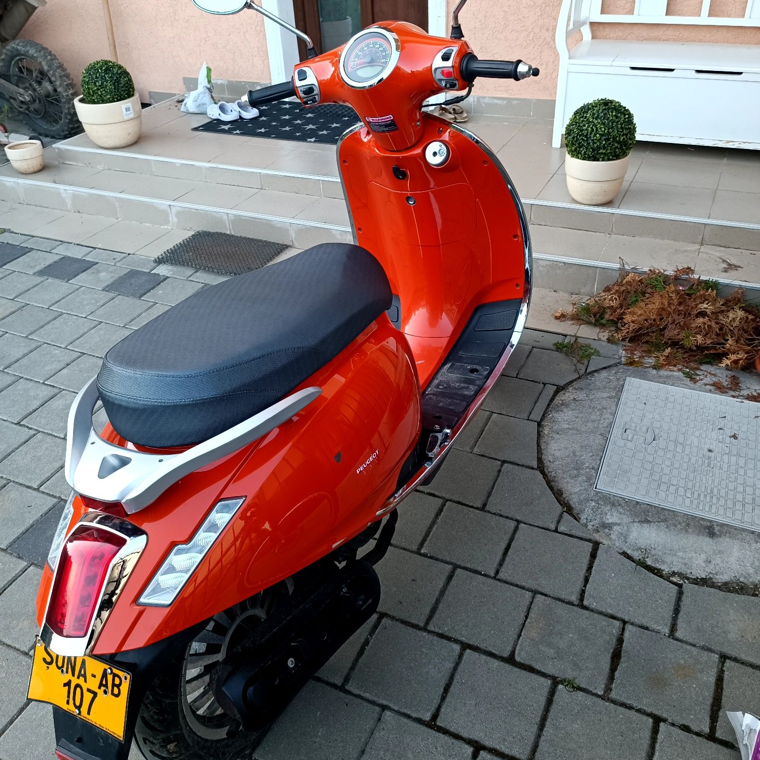 Vând Minimoto,replica Vespa,Peugeot 50cc