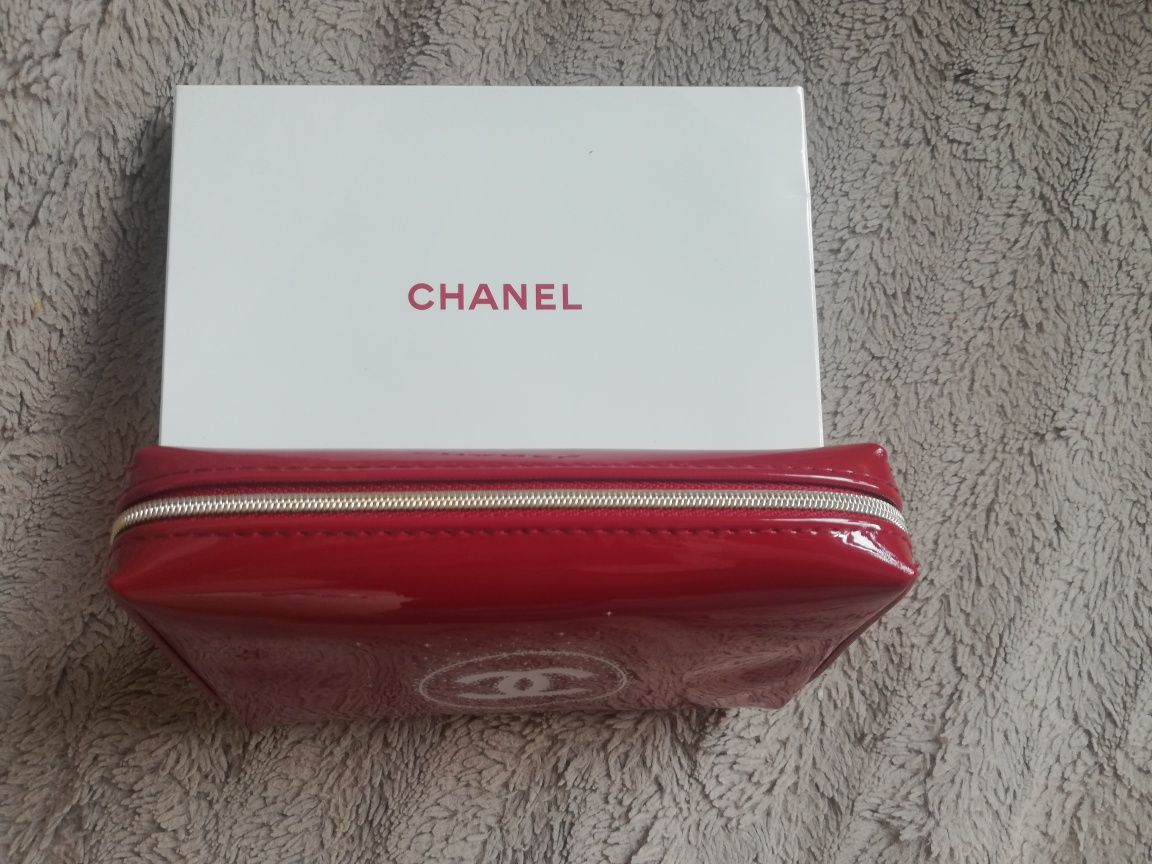 Портмоне CHANEL, оригинално, ново.
