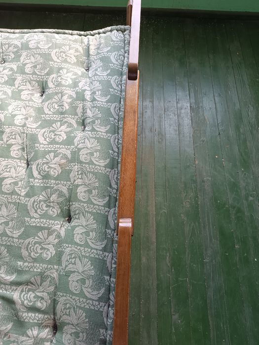 Масивно легло с дюшек