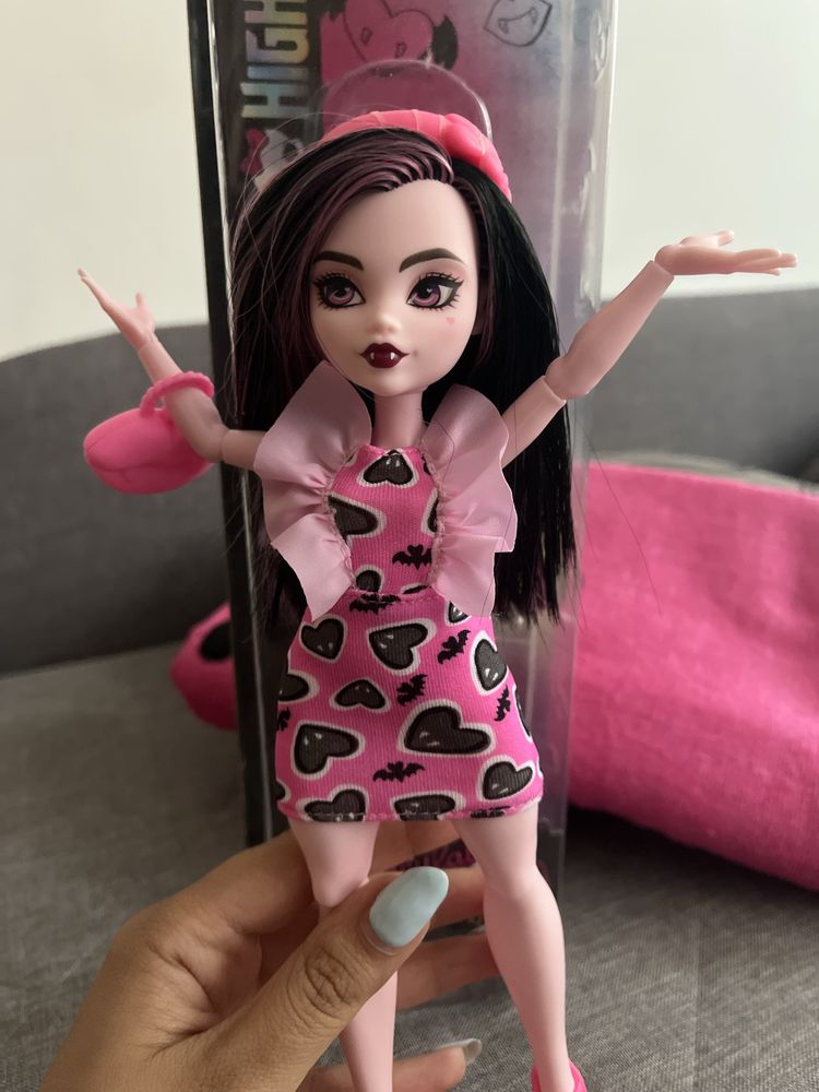 Mosnter High Draculaura / Кукла Дракулора