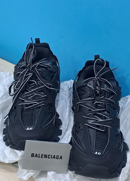 Balenciaga track 1