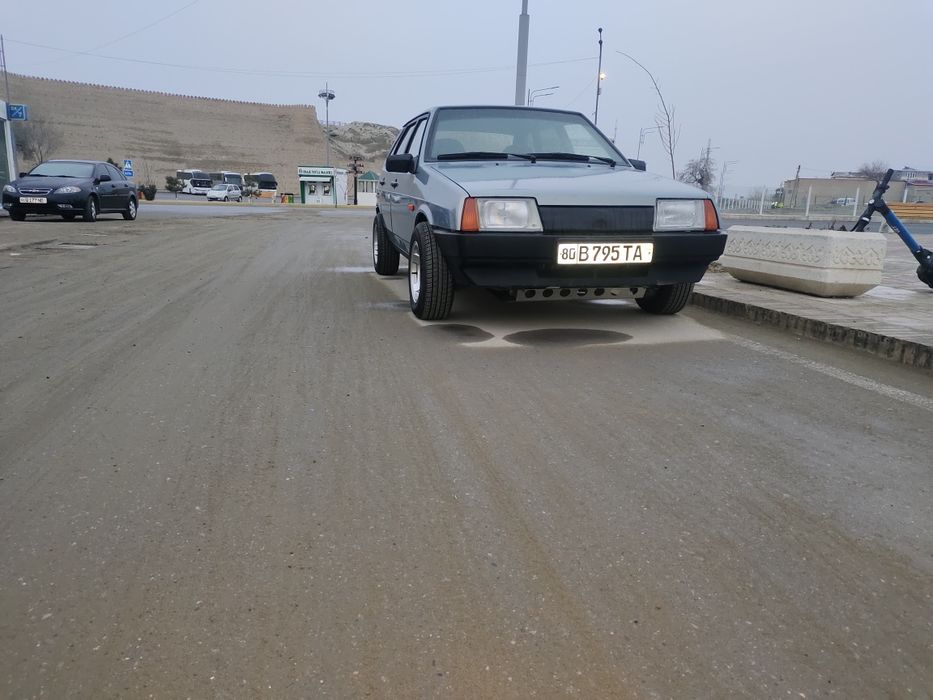 Автомашина ваз 2109