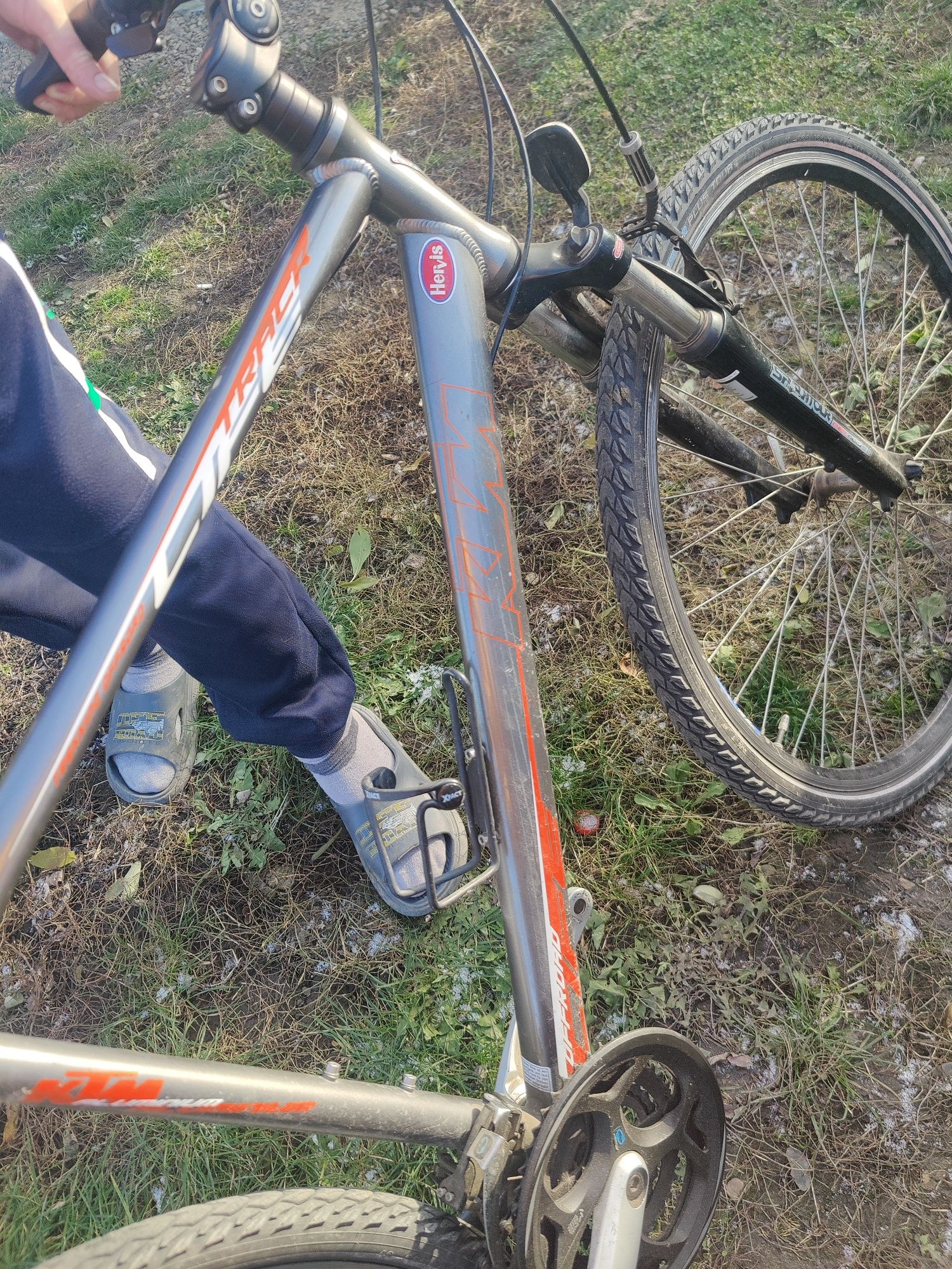 Vand bicicleta KTM , pret 2000 lei usor negociabil