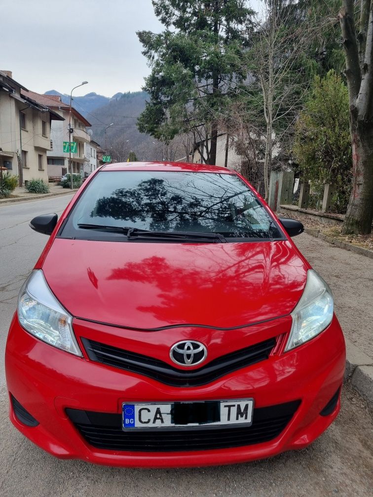 Toyota yaris 1.3 бензин