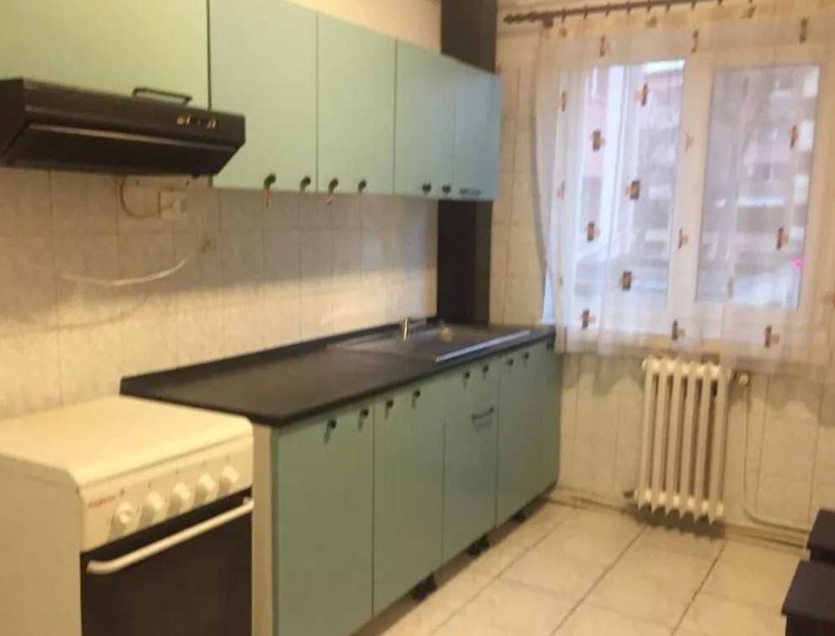 Дава се под наем Тристаен апартамент в Пловдив, Център - 74 кв.м за 188.7 € - Снимка #1