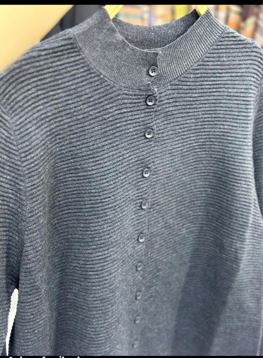 Шикарные кофты, качество отличная, не разражает кожу.  Очень теплая.