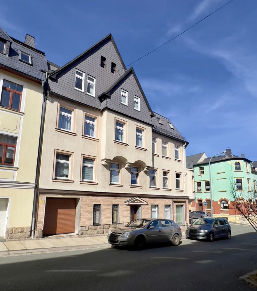 Proprietar vand cladire cu 4 apartamente in Germania