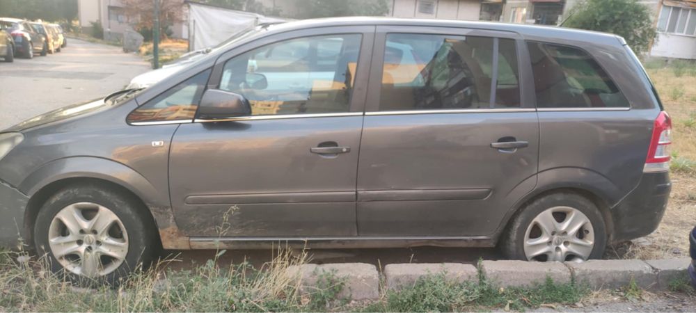 Opel Zafira B 2010 1.8 бензин