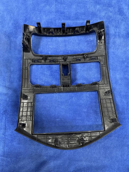 Spark pioneer ramka qora glans