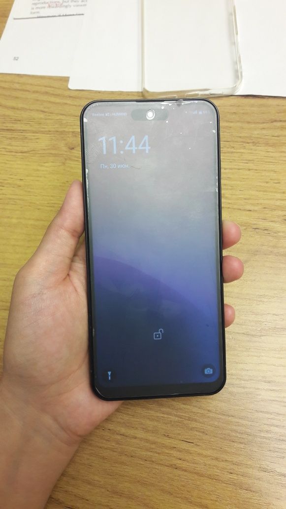 Iphone 16 pro max ga o'xshidi