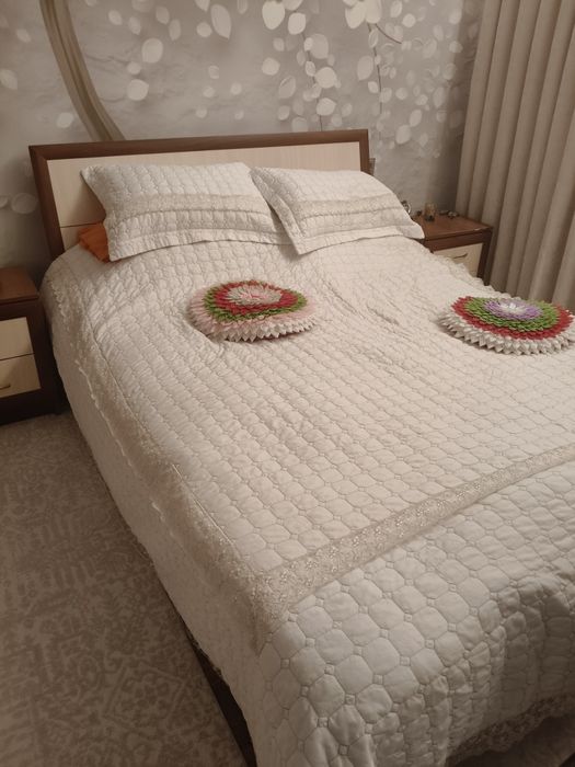 Продам спальный гарнитур.
