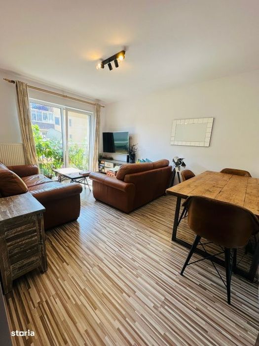 Apartament cu 2 camere decomandate, etaj intermediar, 60 mp, parcare,