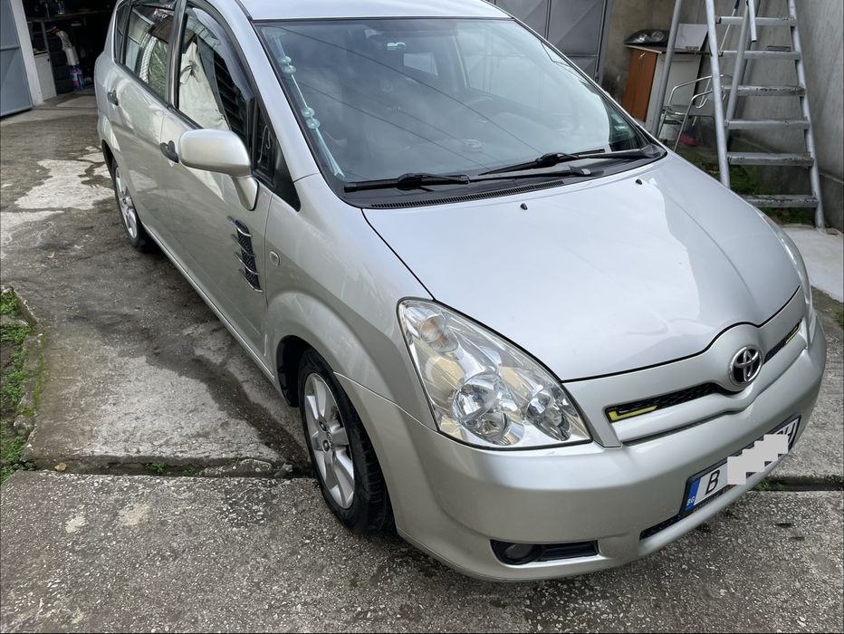 Toyota Corolla Verso 2.2d4d 136k.с.