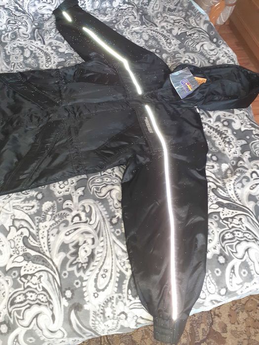 Hanorac impermeabil,nou