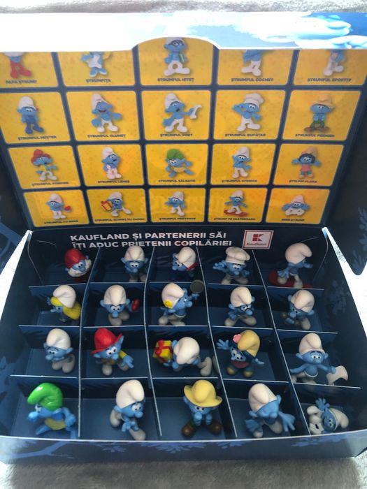 Vand colectie strumfi cu album