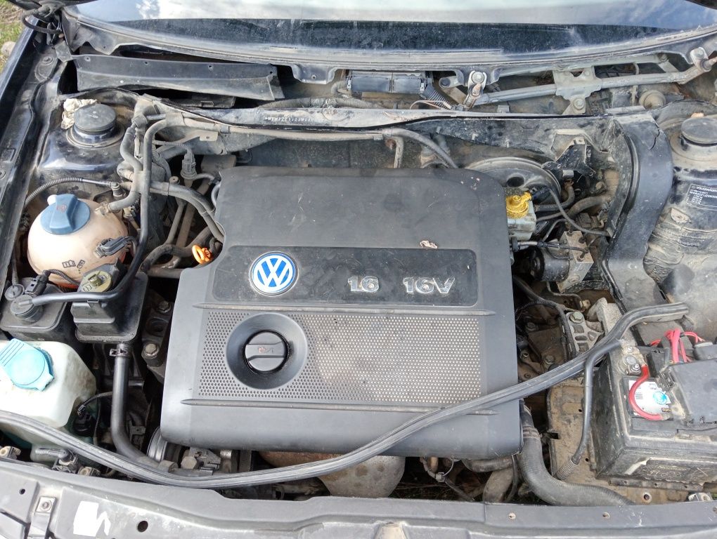 Dezmembrez Volkswagen golf IV 1598cmc cod motor BCB