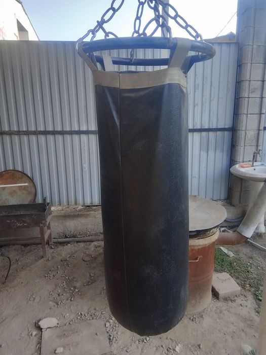 Продам боксёрскую грушу