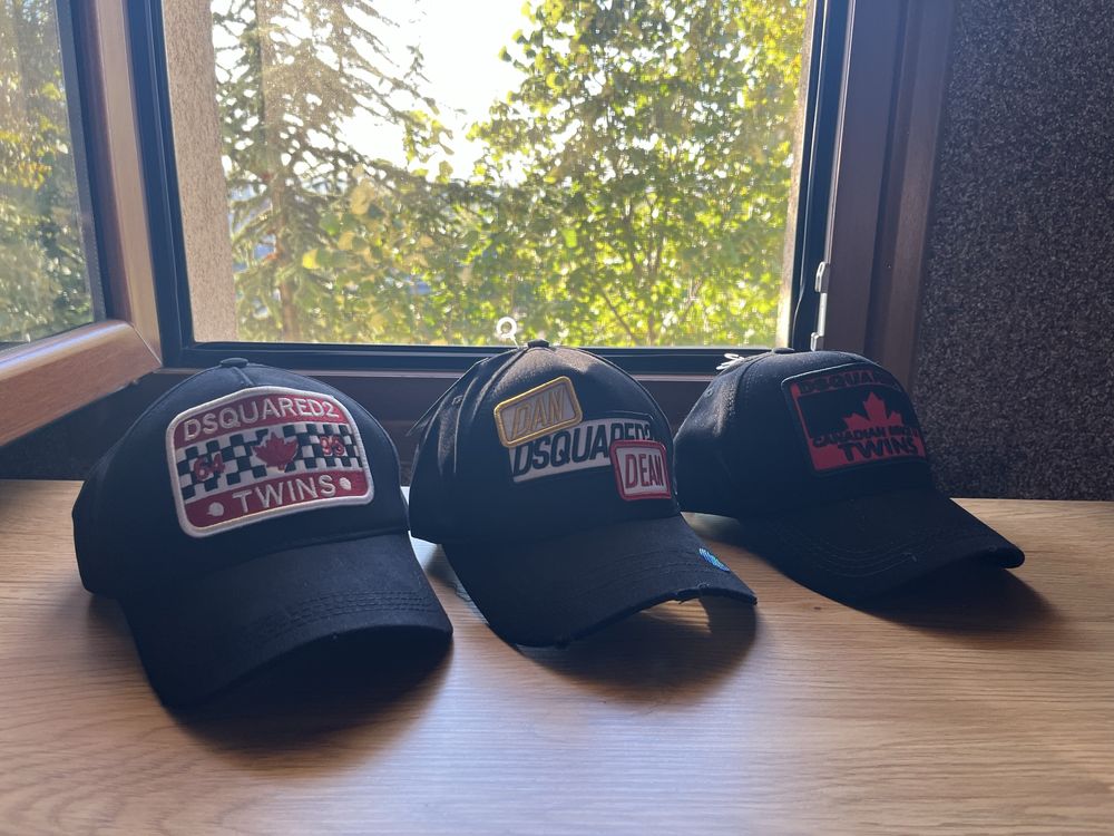 Шапки на Dsquared2