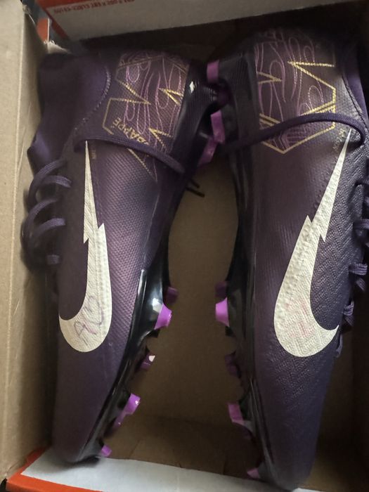 Vand ghete de fotbal nike