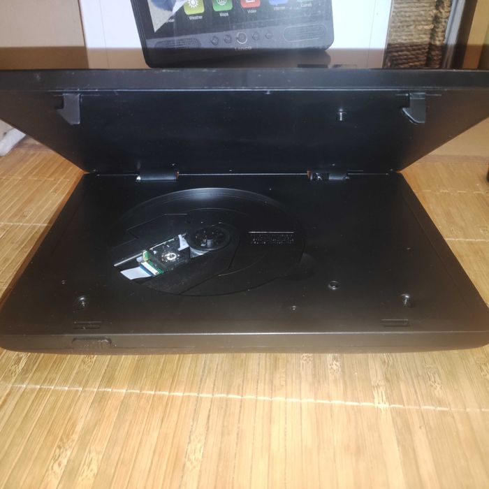 Таблет Lenco 10" и DVD плеър - 2в1