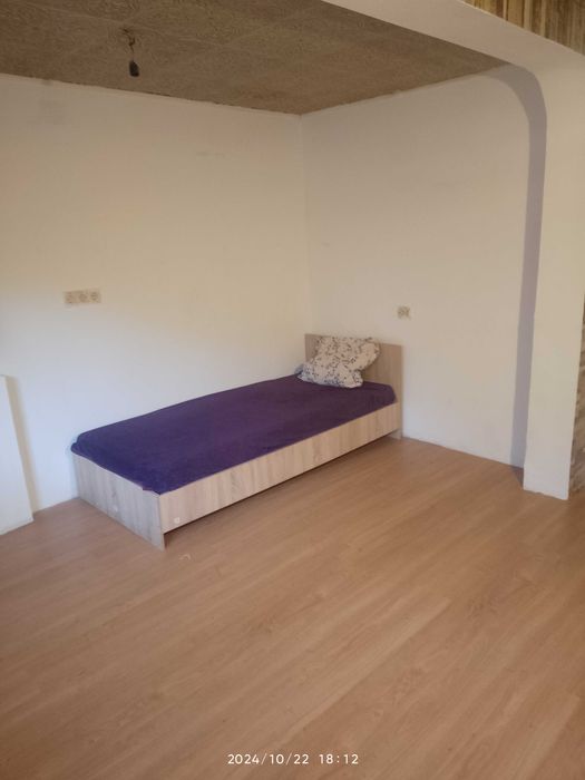 Închiriez 1 camera de apartament /bărbat