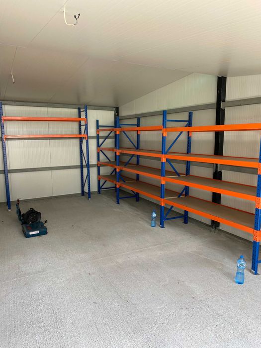 Стелажи - средно тежки стелажи за склад и магазин