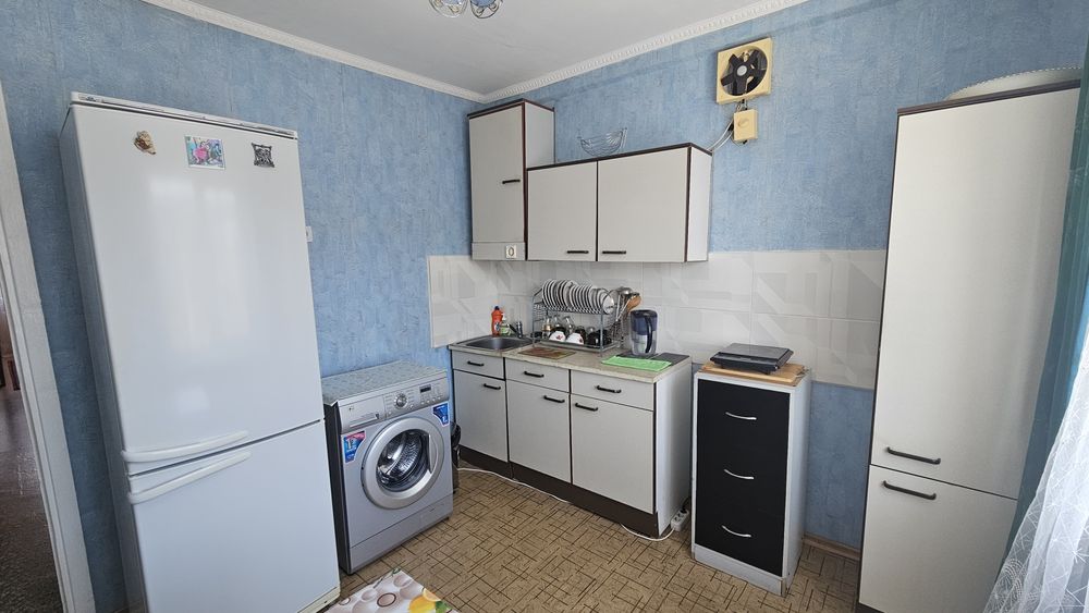 Продам комнатную квартиру ул. Жастар 19