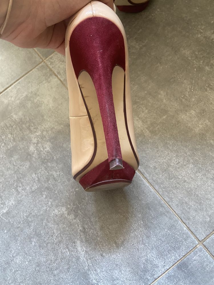 Дамски елегантни обувки на ток
